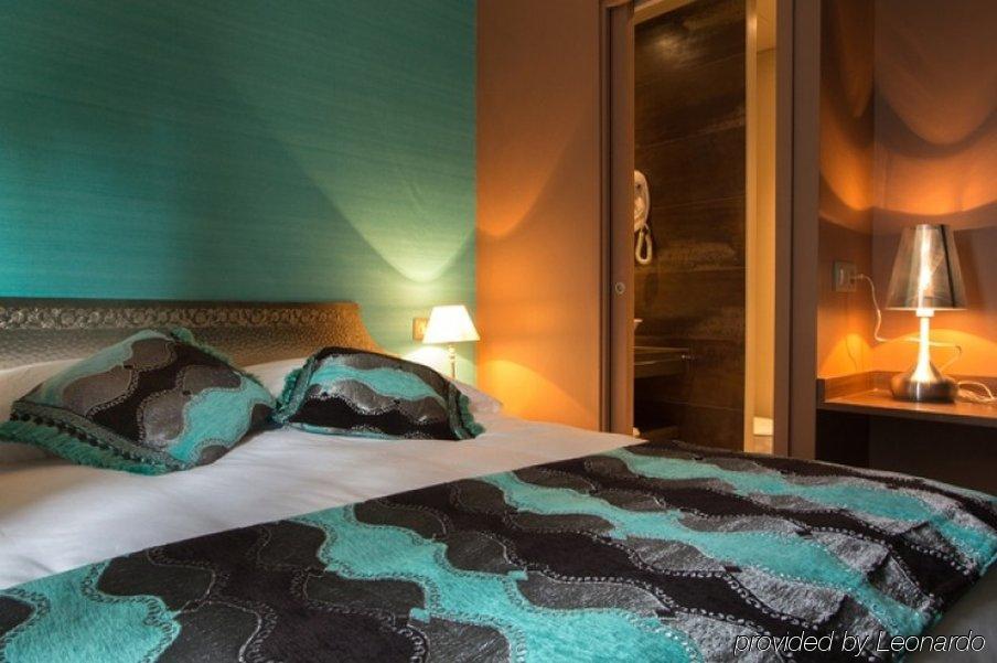 Flora Hotel 3*